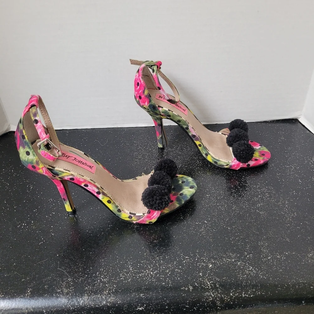 Vince betsey johnson